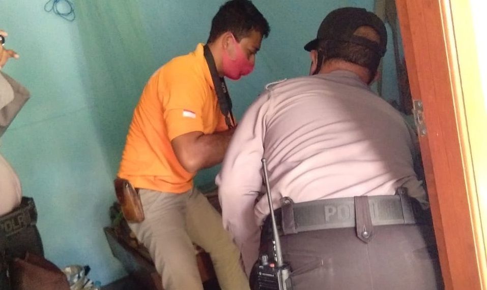 podiumnews.com-Diduga Sakit Tak Kunjung Sembuh, Pria ini Nekat Bunuh Diri Pakai Kapak